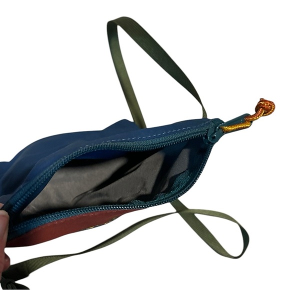 L.L. Bean mountain classic Multicolor Crossbody Bag - Picture 6 of 6